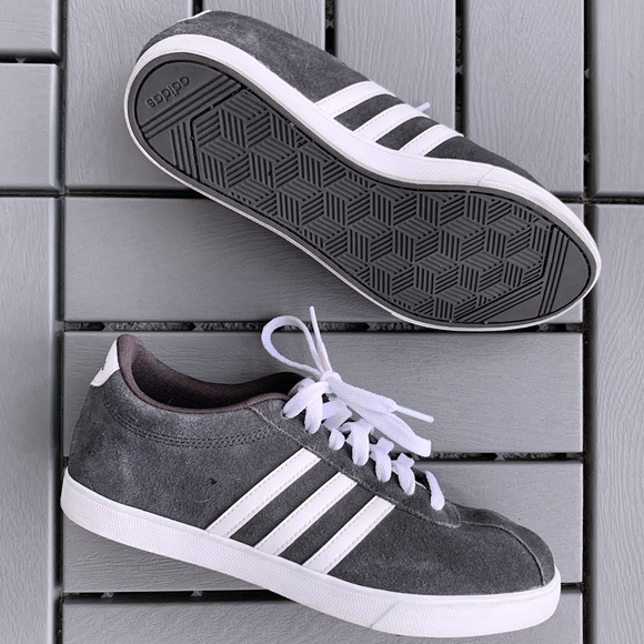 Navy Adidas sneakers size 7.5 W - Picture 1 of 4